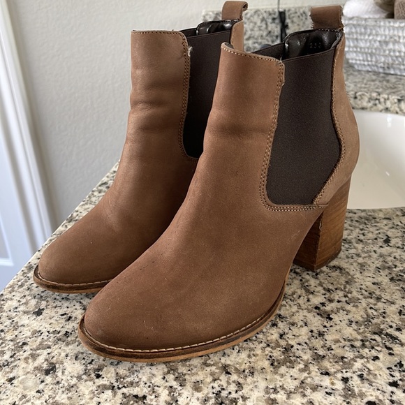 Boots - Picture 2 of 3